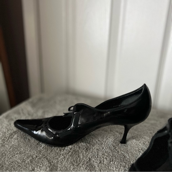 Salvatore Ferragamo Leather Bardwill Bow Mary Jane Pumps 7 - Picture 8 of 11